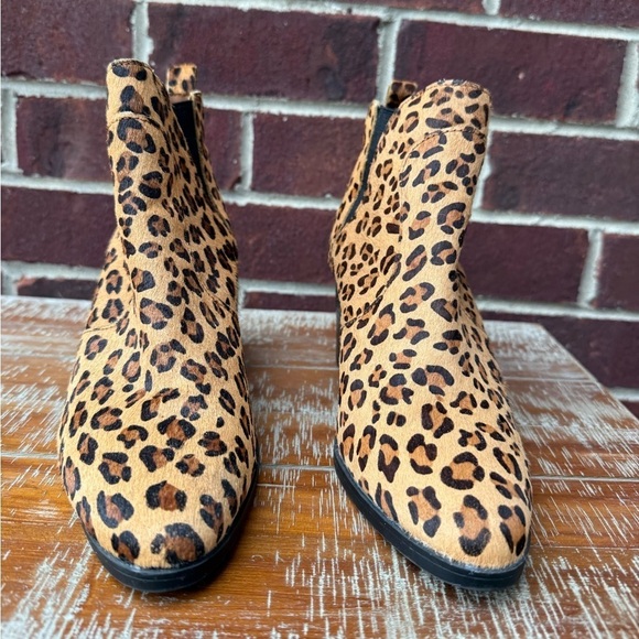 Mia Trinaa Leopard Print Booties - Picture 5 of 12